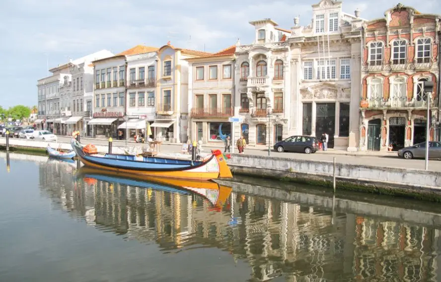 F. Weber Barques colorées traditionnelles de la ville d'Aveiro