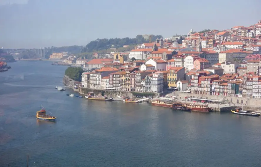 N. Govou Ville vallonnée de Porto