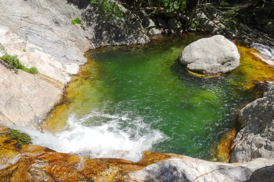 lmcaroux Vasques dans les gorges de la Colombiéres
