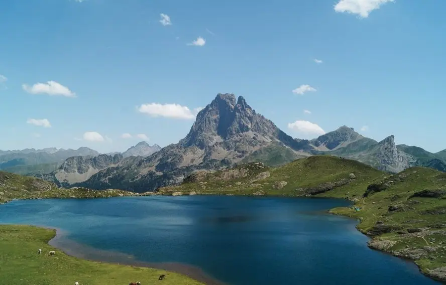 Adobe Stock J.C. Collet Randonnée au Pic d'Ossau