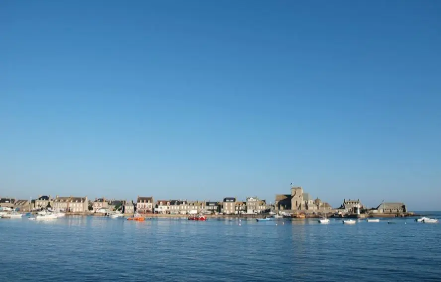 P. Saint-Jean Vue sur un petit port