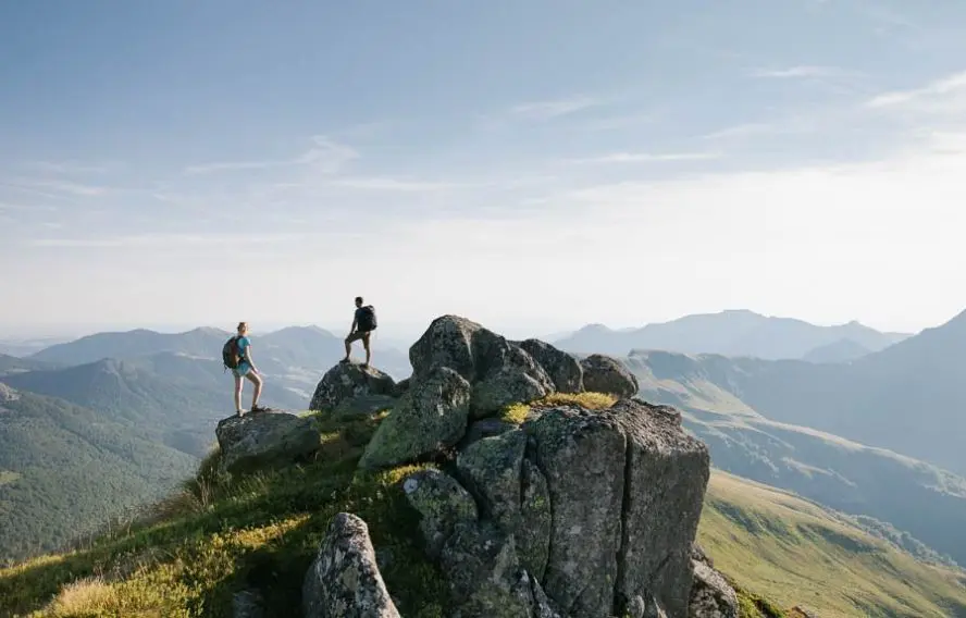F. Voileau Randonneurs sur les Monts du Cantal