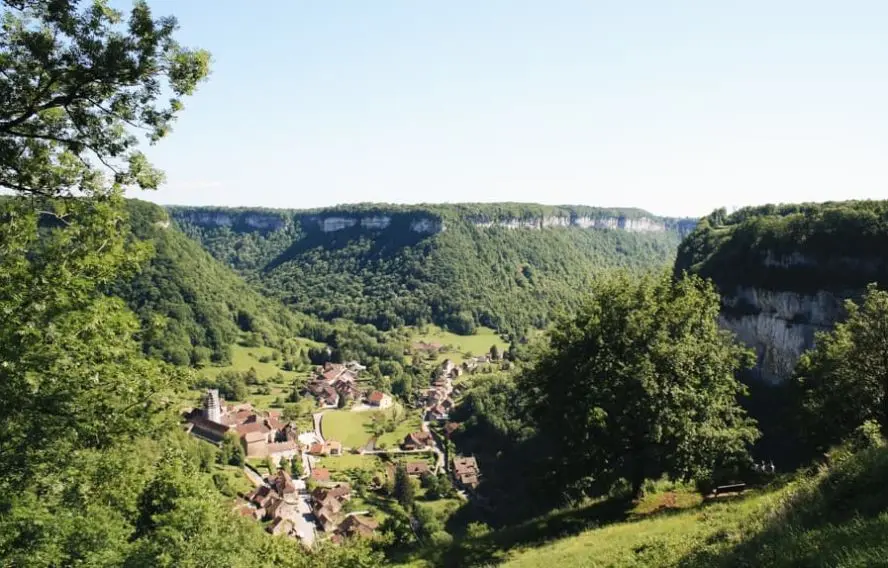 M. Coppin Beaume-les-Messieurs parmi les plus beaux villages de France
