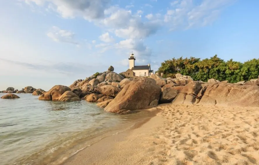 120bpm Adobestock Phare de Pontusval Brignogan