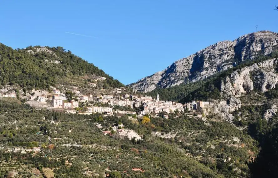 CDeffner Randonnée prés du village de Saint-Agnès