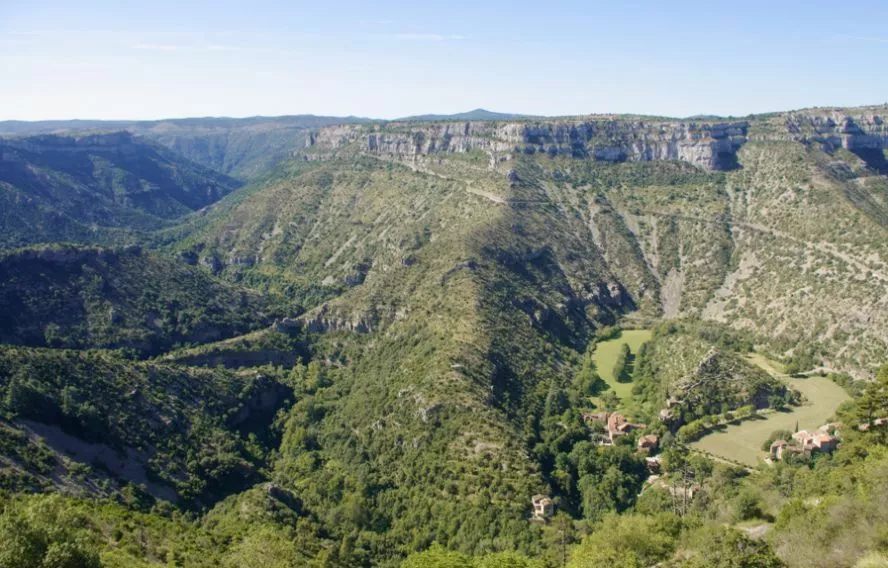 P. Saintjean Vue sur le Cirque de Navacelle