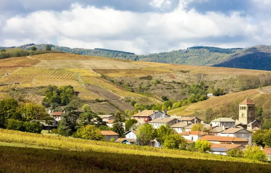 R. Semik Fotolia Village de Salles-Arbuissonnas en Beaujolais