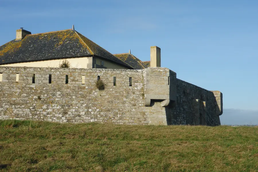 T. Roger Fort Bloqué