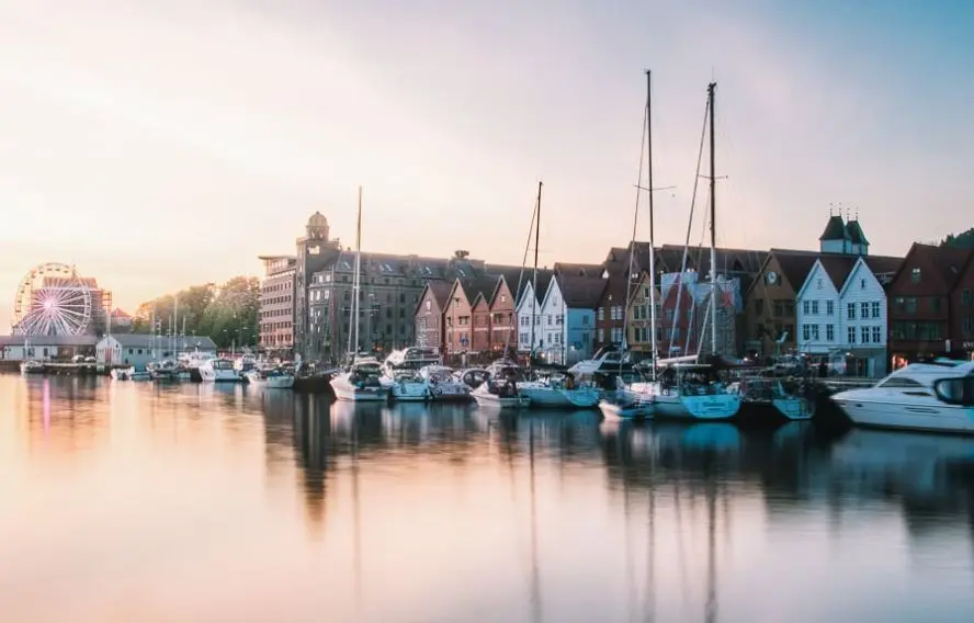 Lachlangowen Port de Bergen, Norvège