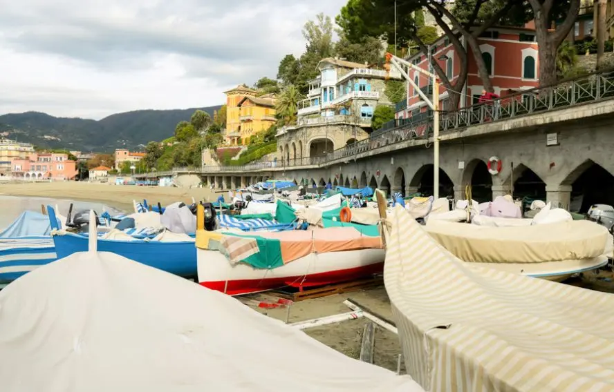 Rick Govic-unsplash Traversée du village de Levanto