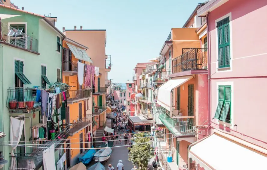 Sara Groblechner-unsplash Randonnée dans le village coloré de Manarola