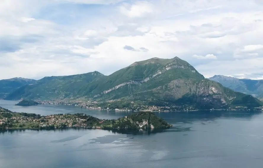 D. Pradon Vue sur Bellagio et le Monte Crocione, lac de Côme