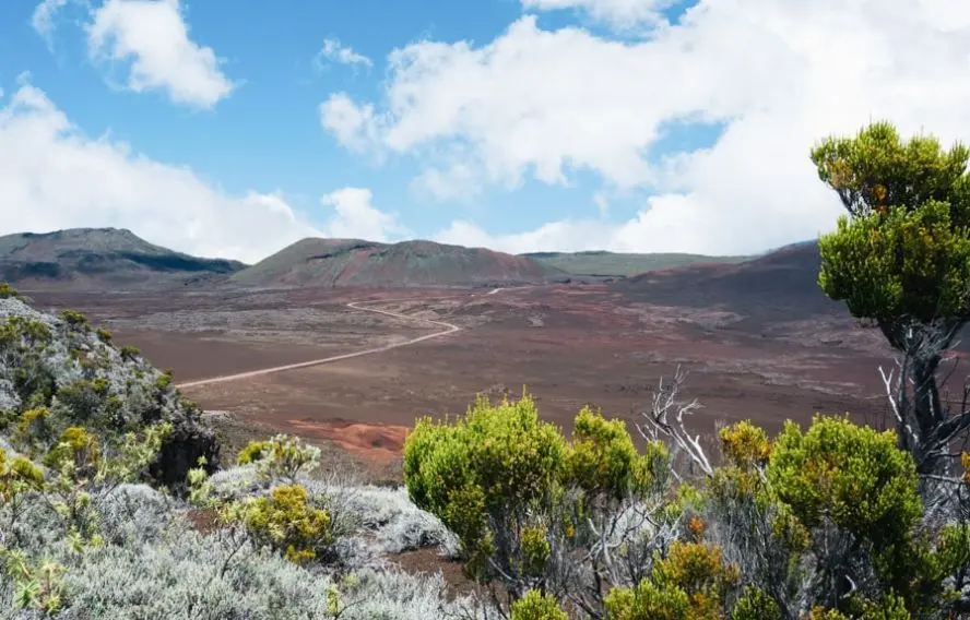 S. Potin Adobestock Route pour le volcan traversant la plaine de Sables