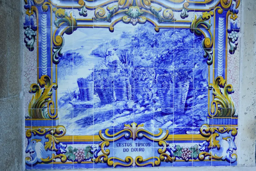 N. Govou Azulejos de Pinhao