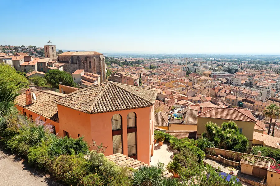 Jonathan Stutz Adobestock Arrivée dans la cité de charme de Hyères