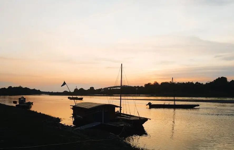 A. Bournerie Coucher de soleil vers Chaumont-sur-Loire