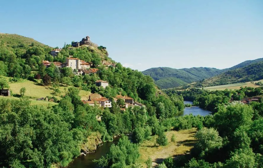 P. Saint-Jean Randonnée le long des Gorges de l'Allier