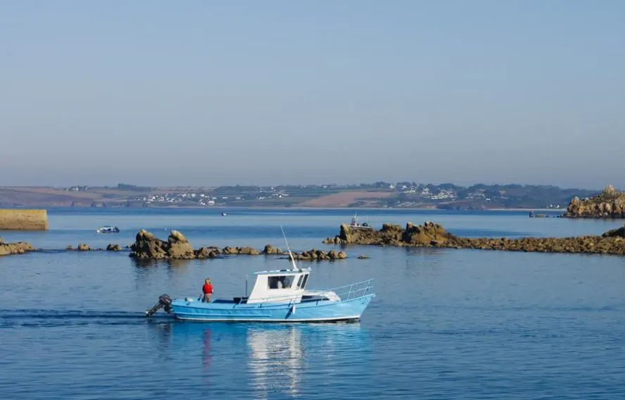 P. Saint-Jean Bateau dans la baie de Douarnenez