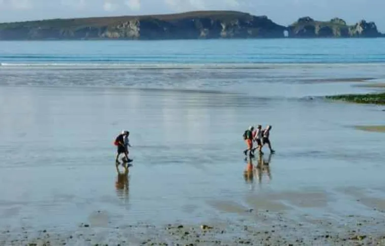randonneurs_dans_la_presquile_de_crozon