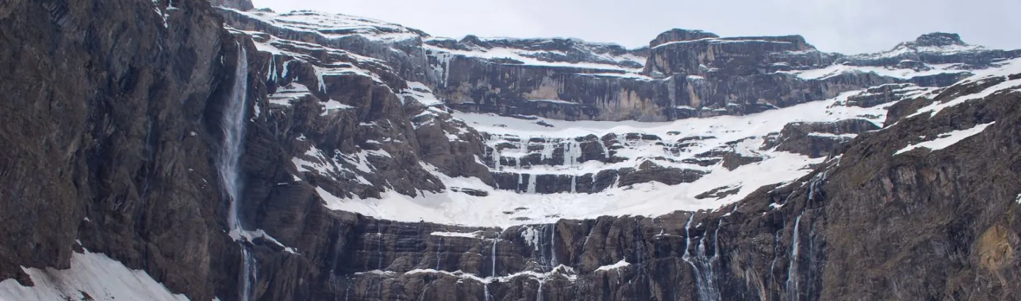 © yvannk-adobestock cirque-gavarnie-pyrenees-centrales