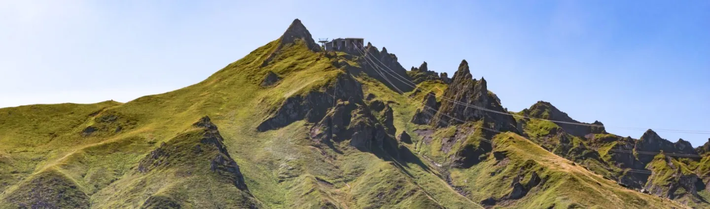 jljusseau-adobestock trek-sancy